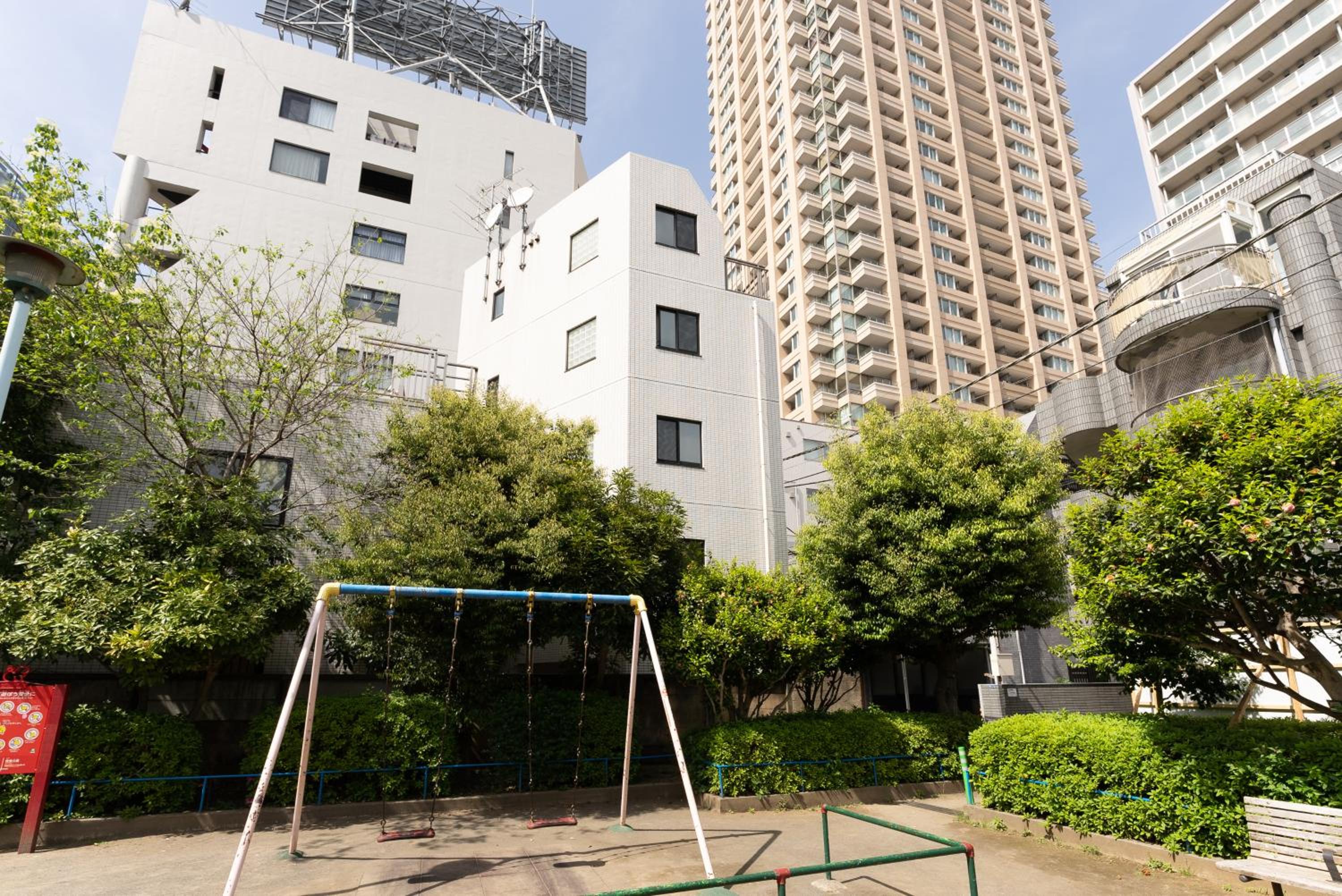 Minami-Aoyama-1st