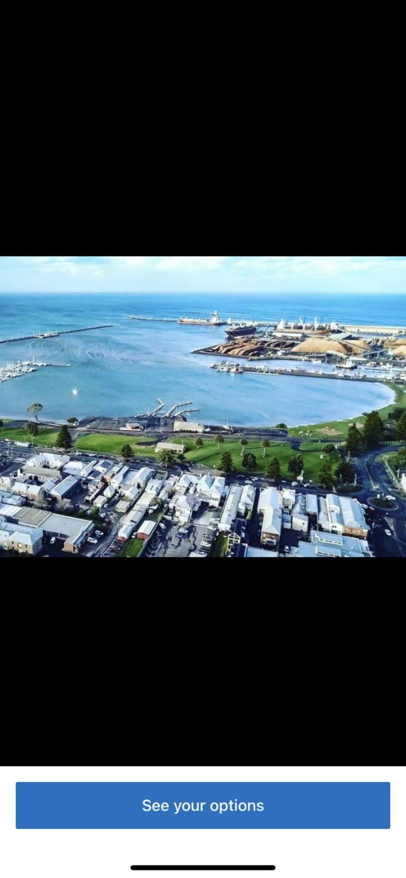Portland sea spa retreat with King bed Free Arcade sleeps 9