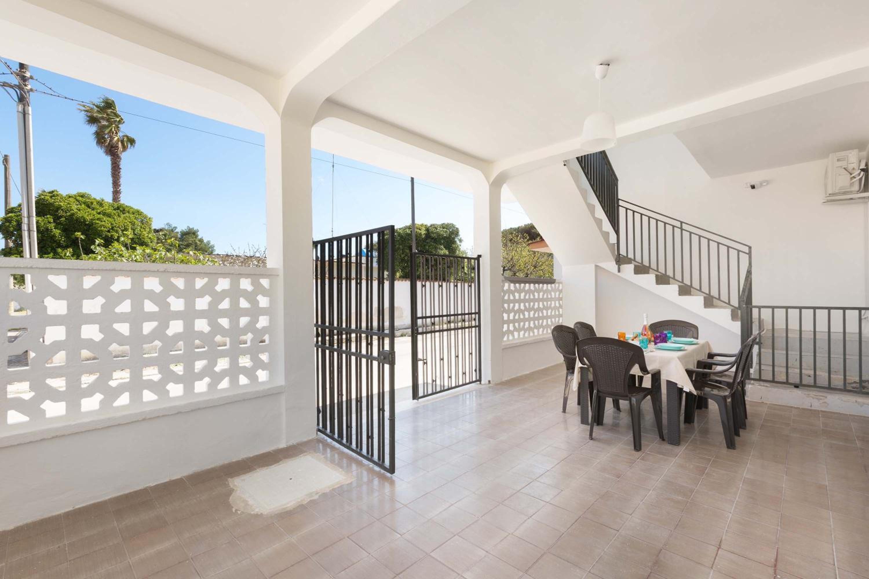 Bianca House by BarbarHouse view 5