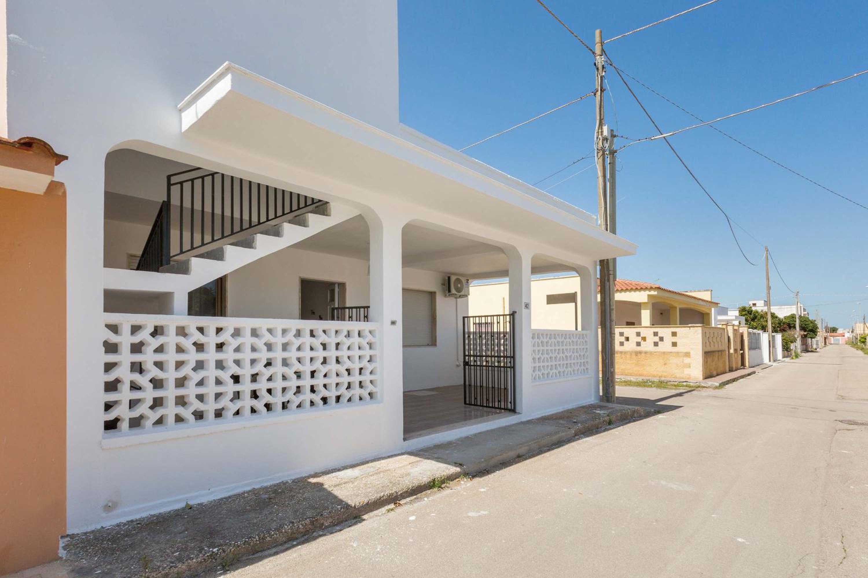 Bianca House by BarbarHouse view 3