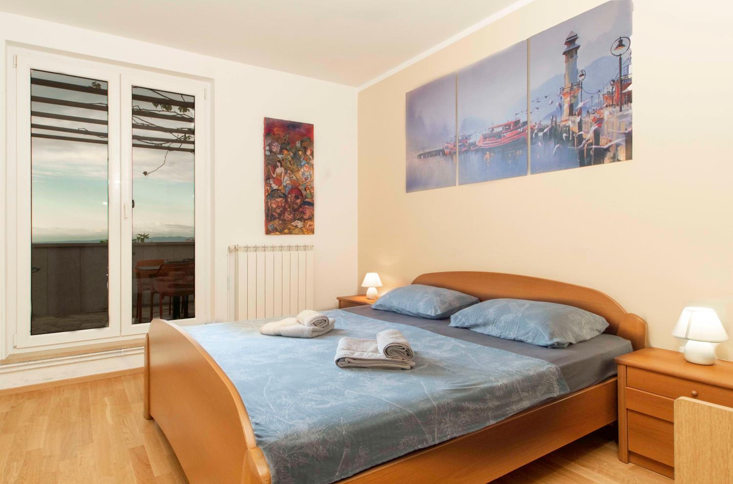 APARTMAJI PRI BOSI NOGI view 4