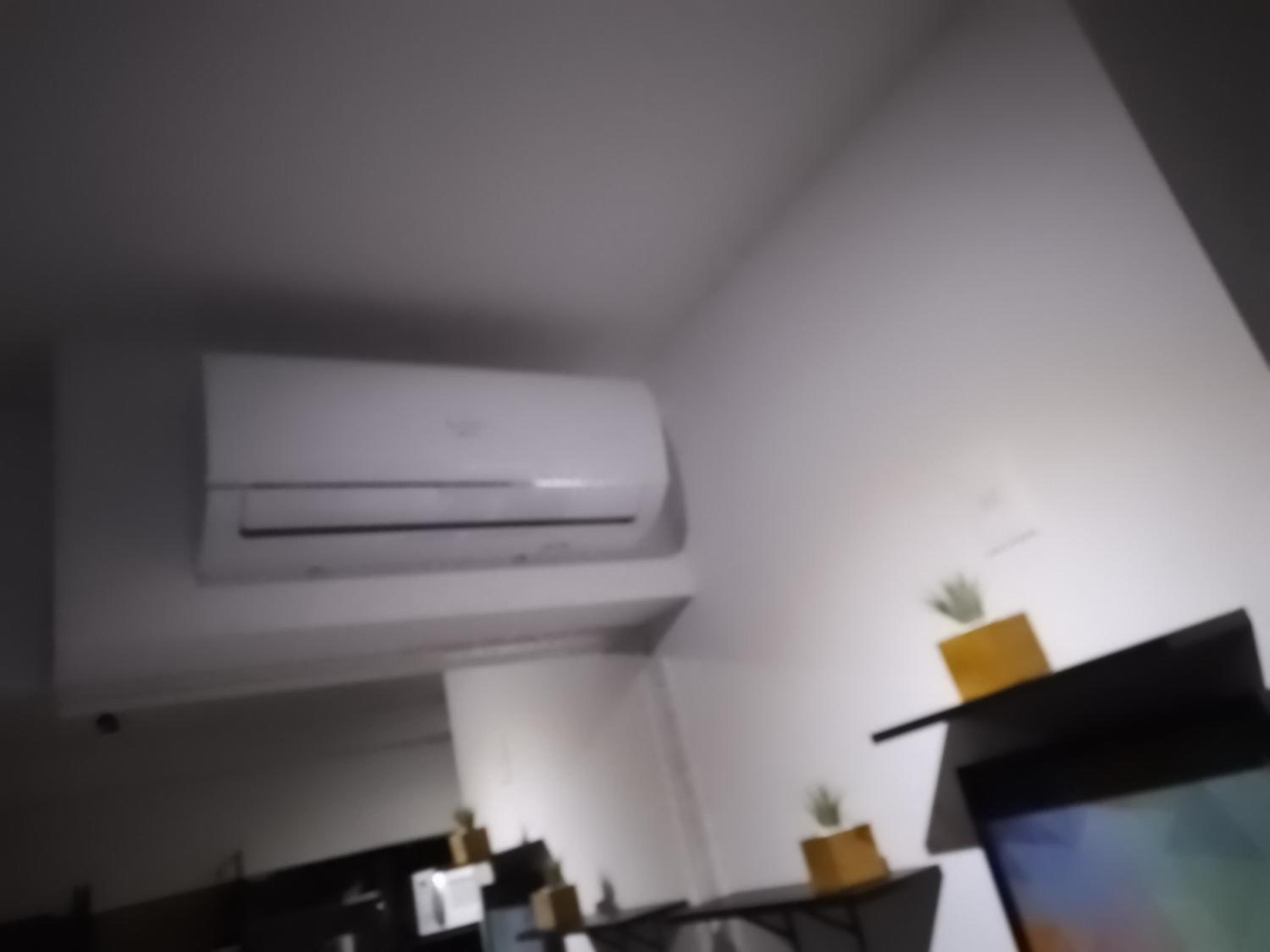 Studio 2113 moderno com maleiro-localizado na rua Oscar Freire1375