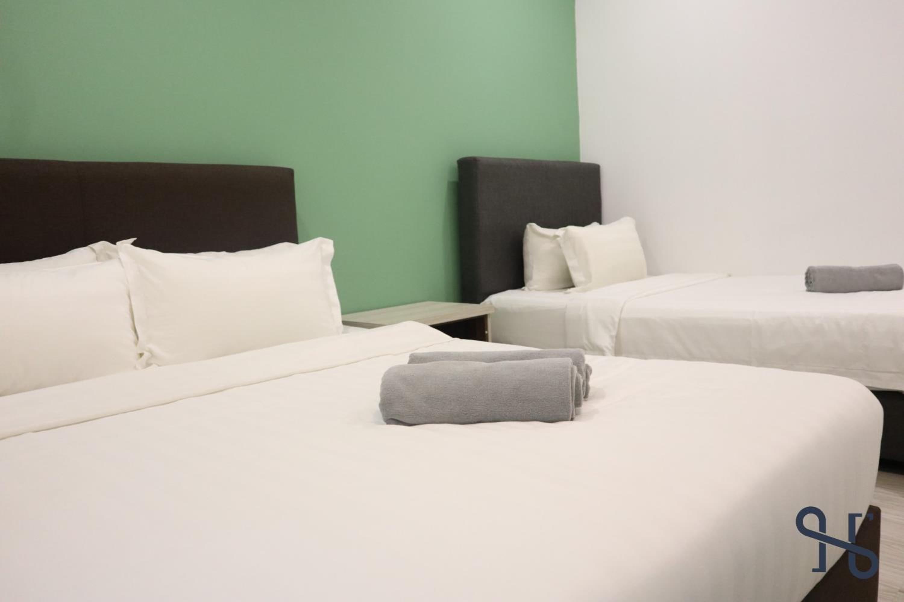 Homesuite' Home at Sutera Avenue