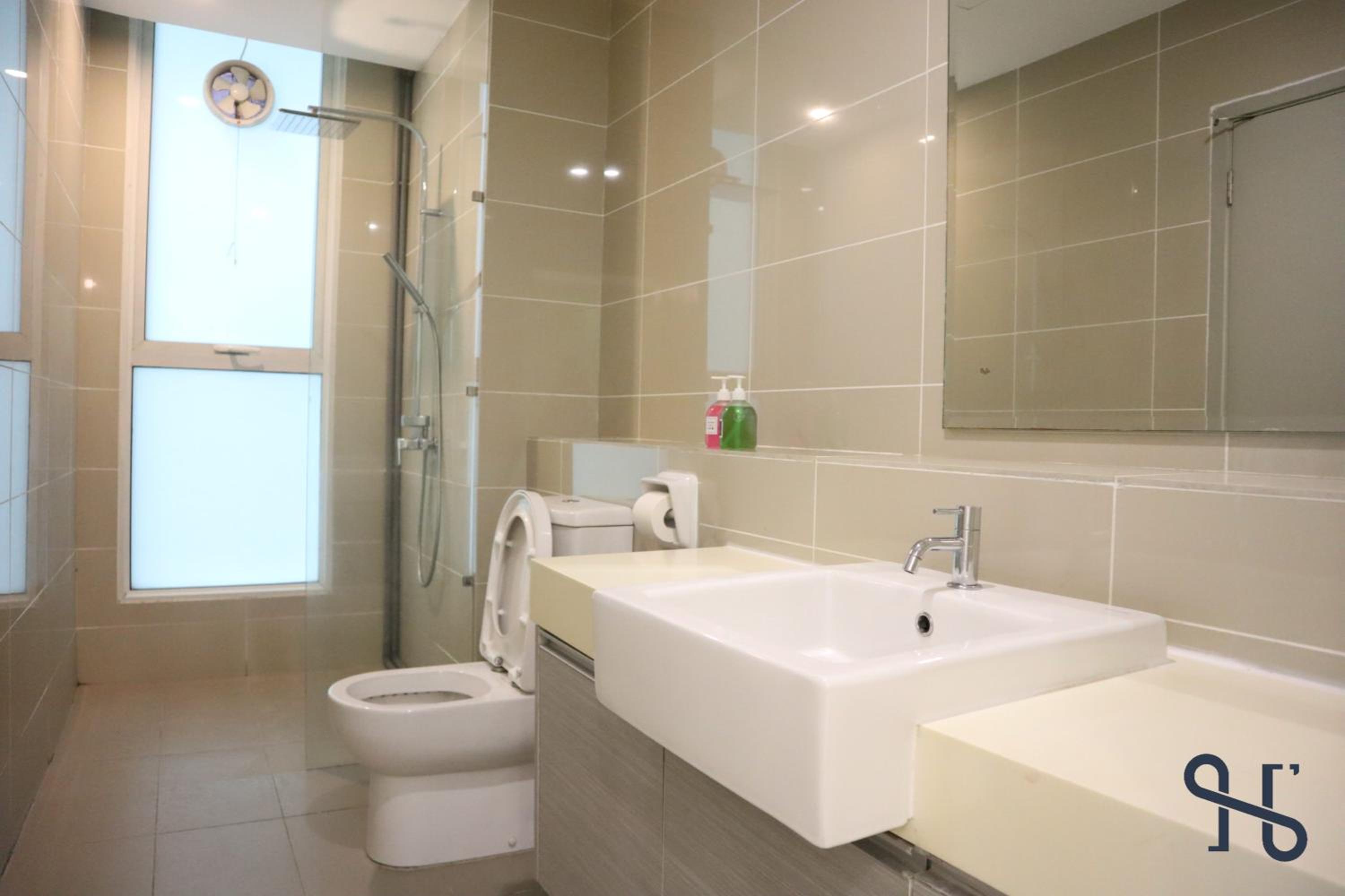 Homesuite' Home at Sutera Avenue