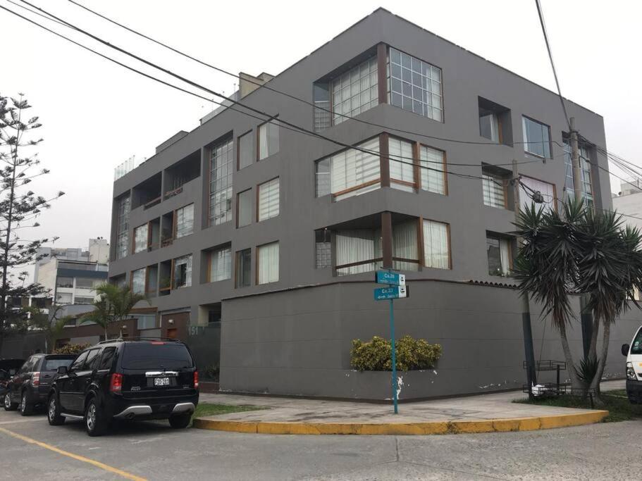 Amplio, cómodo y moderno apartamento cerca al Mall view 5