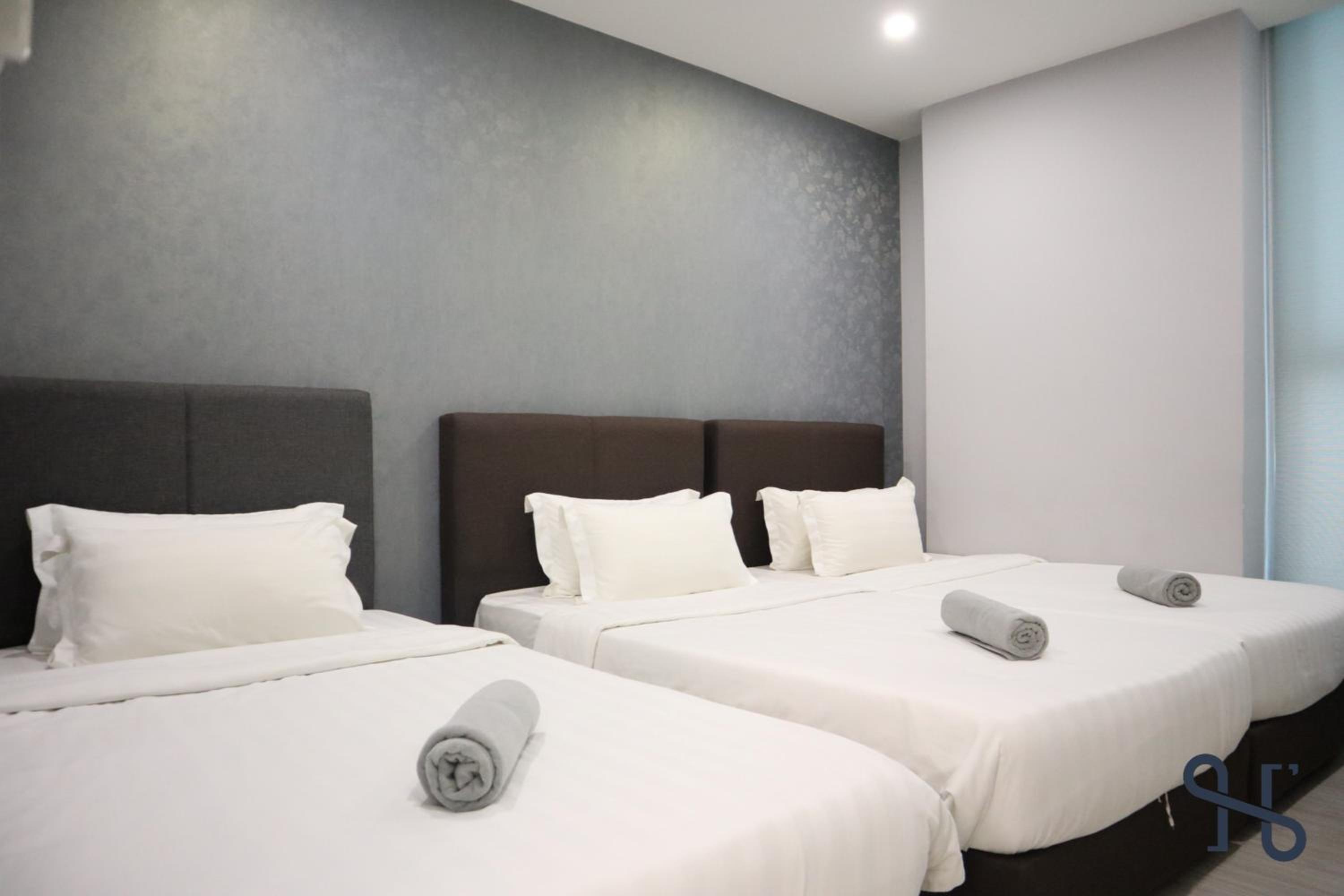 Homesuite' Home at Sutera Avenue