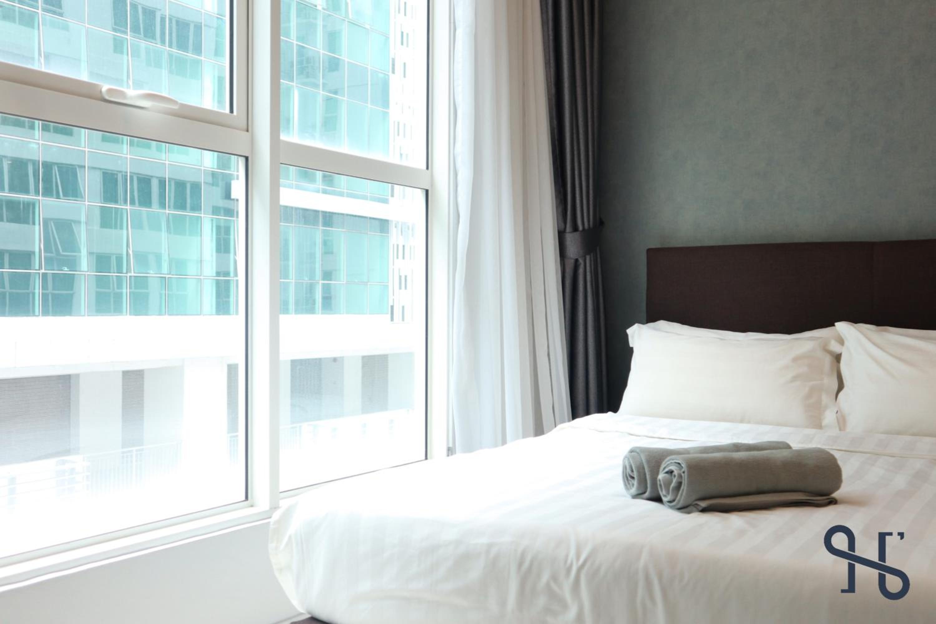 Homesuite' Home at Sutera Avenue
