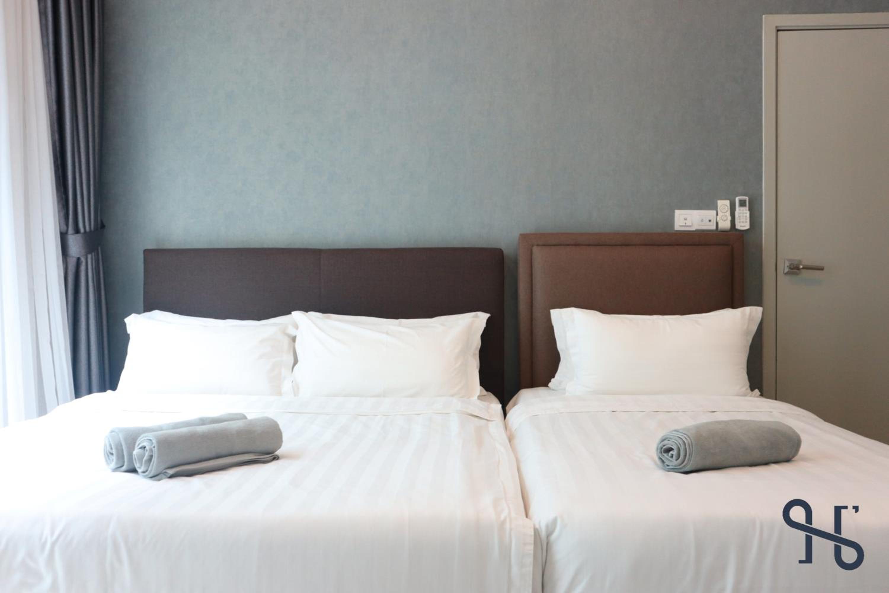 Homesuite' Home at Sutera Avenue