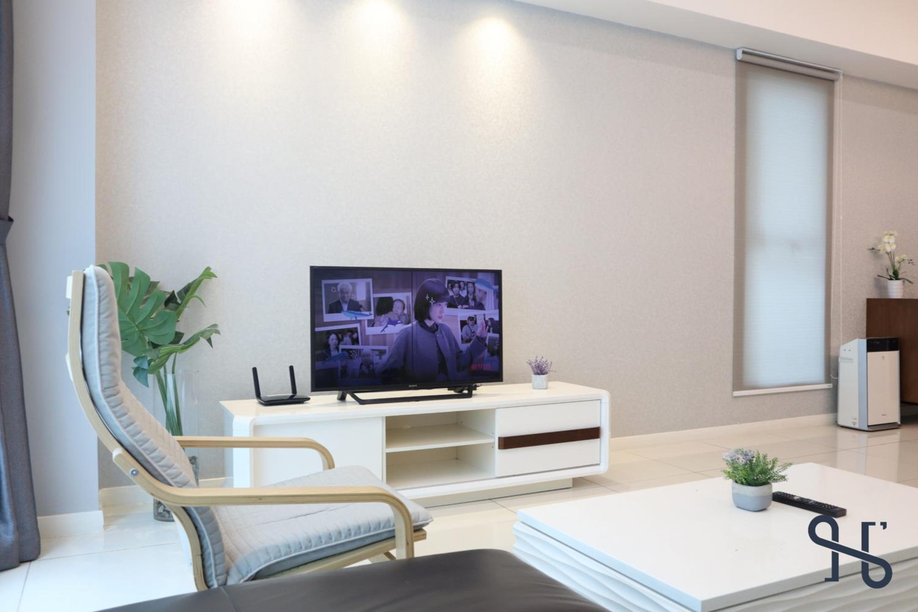 Homesuite' Home at Sutera Avenue