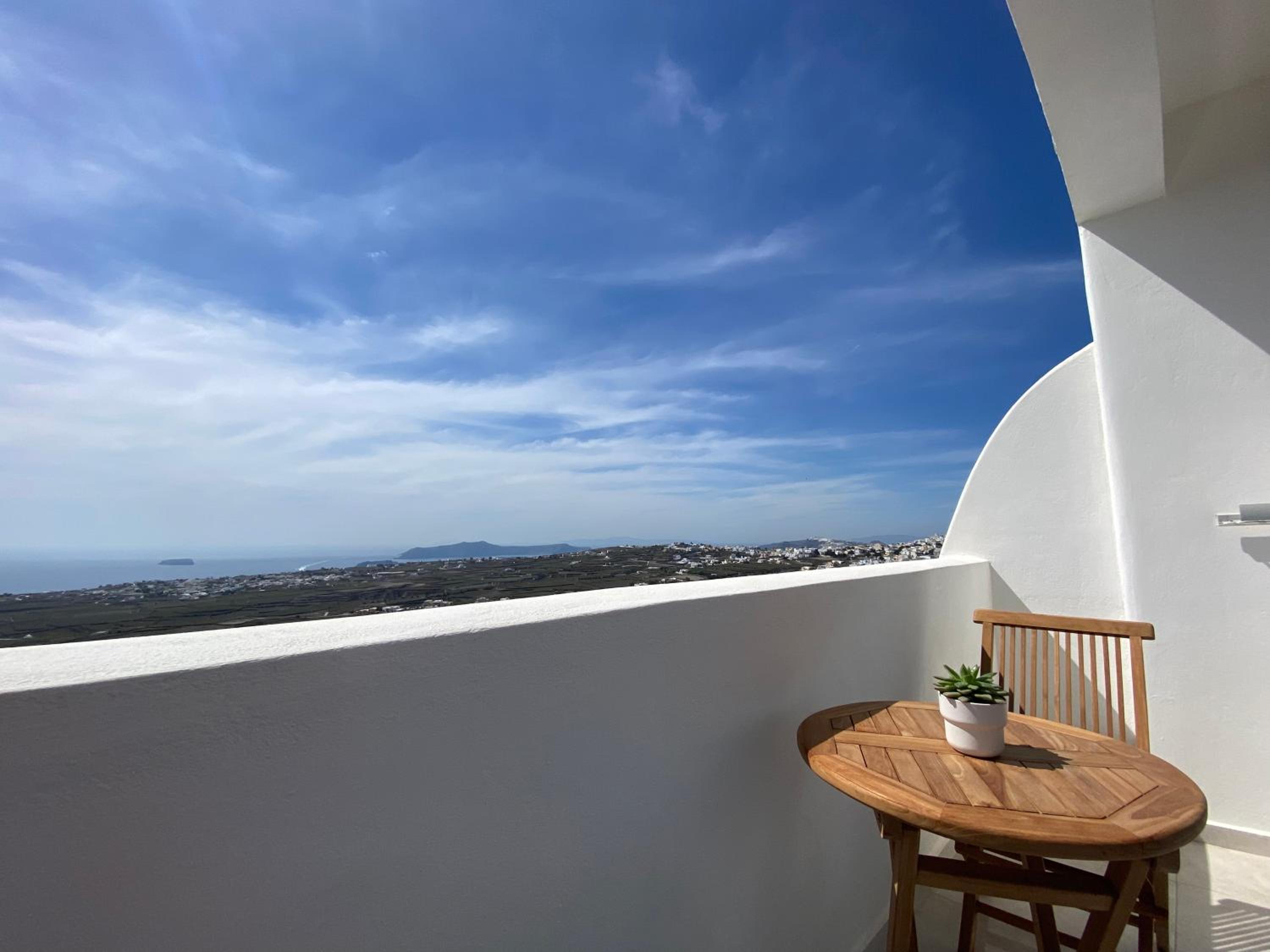 ENA suites Santorini