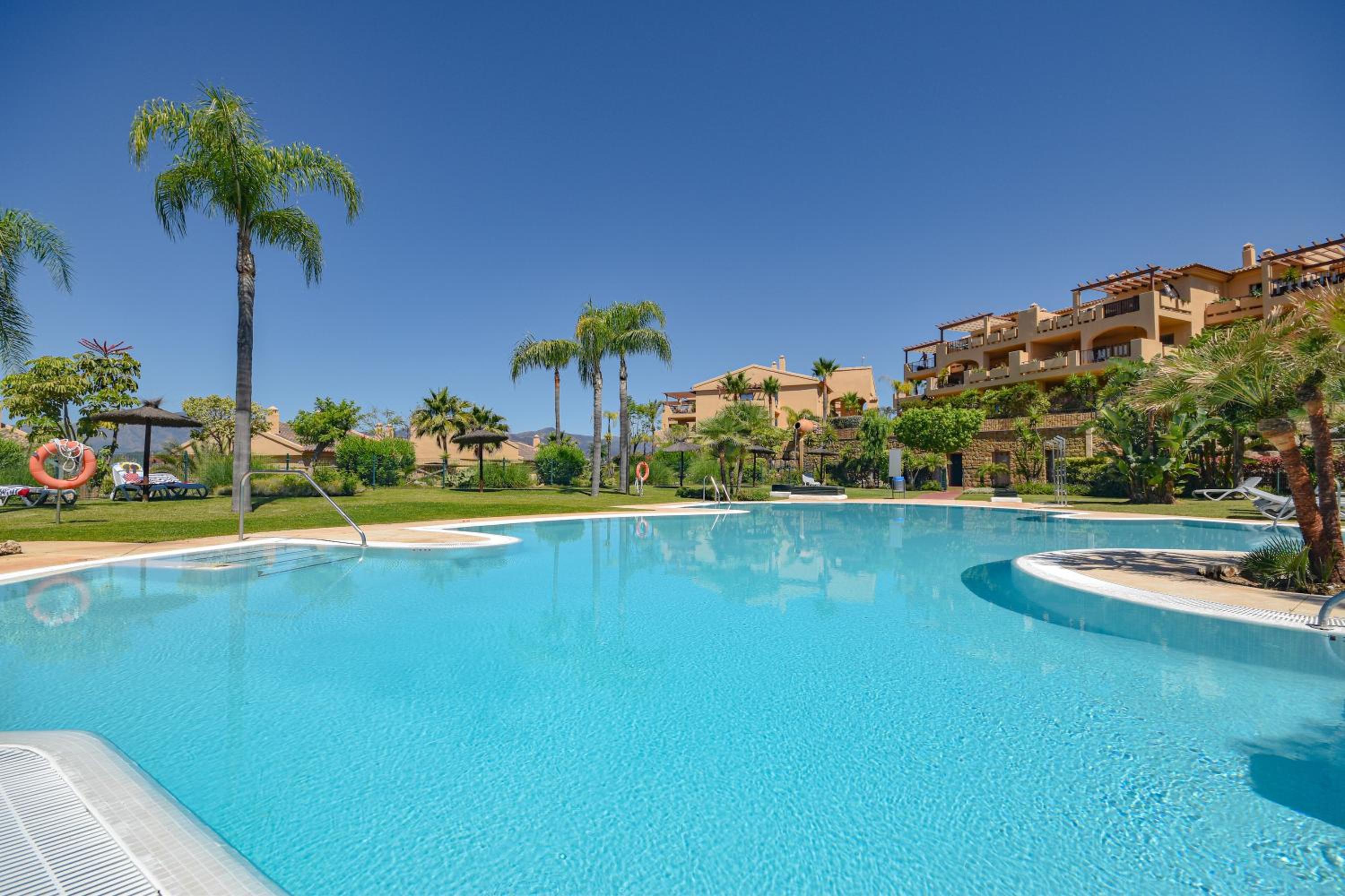 Beautiful apartment, with private terrace in Benahavís, Marbella