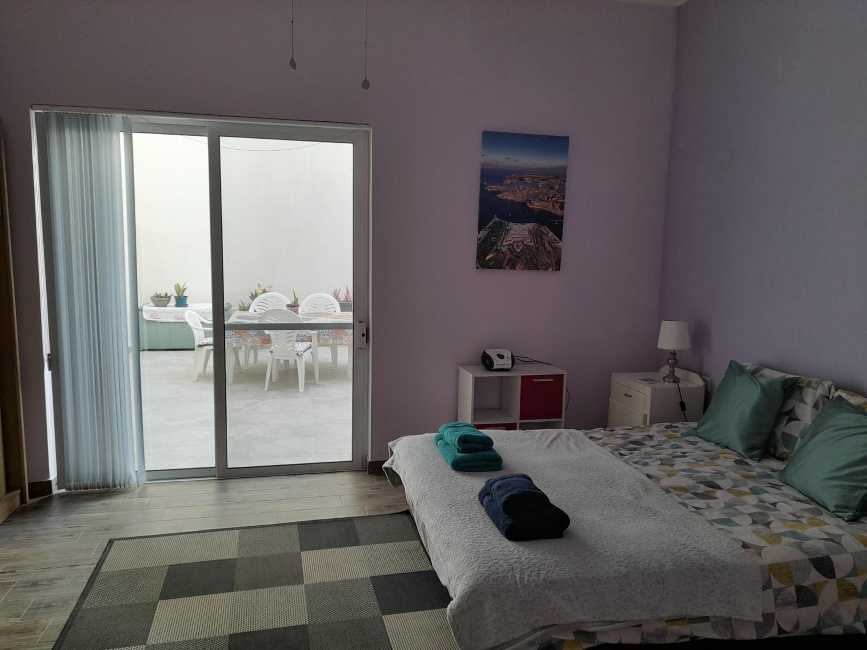Large, Spacious 3 Bedroom Apt Near the Sea photo 5