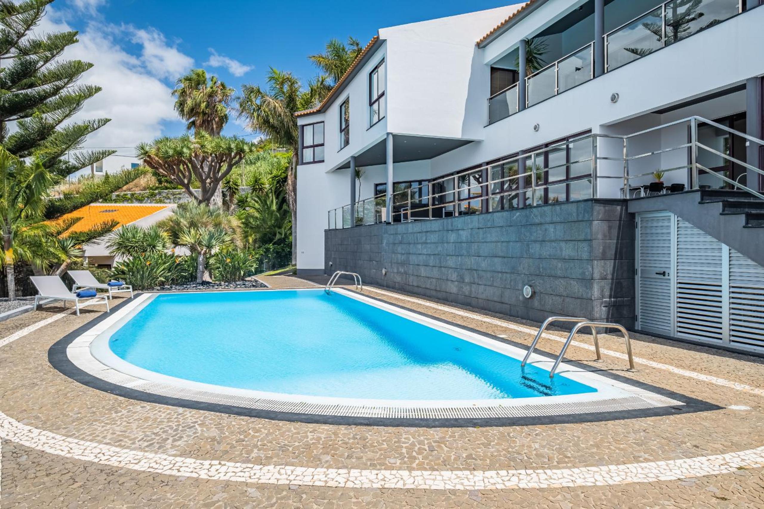 Vila Crerital - By Wehost view 3