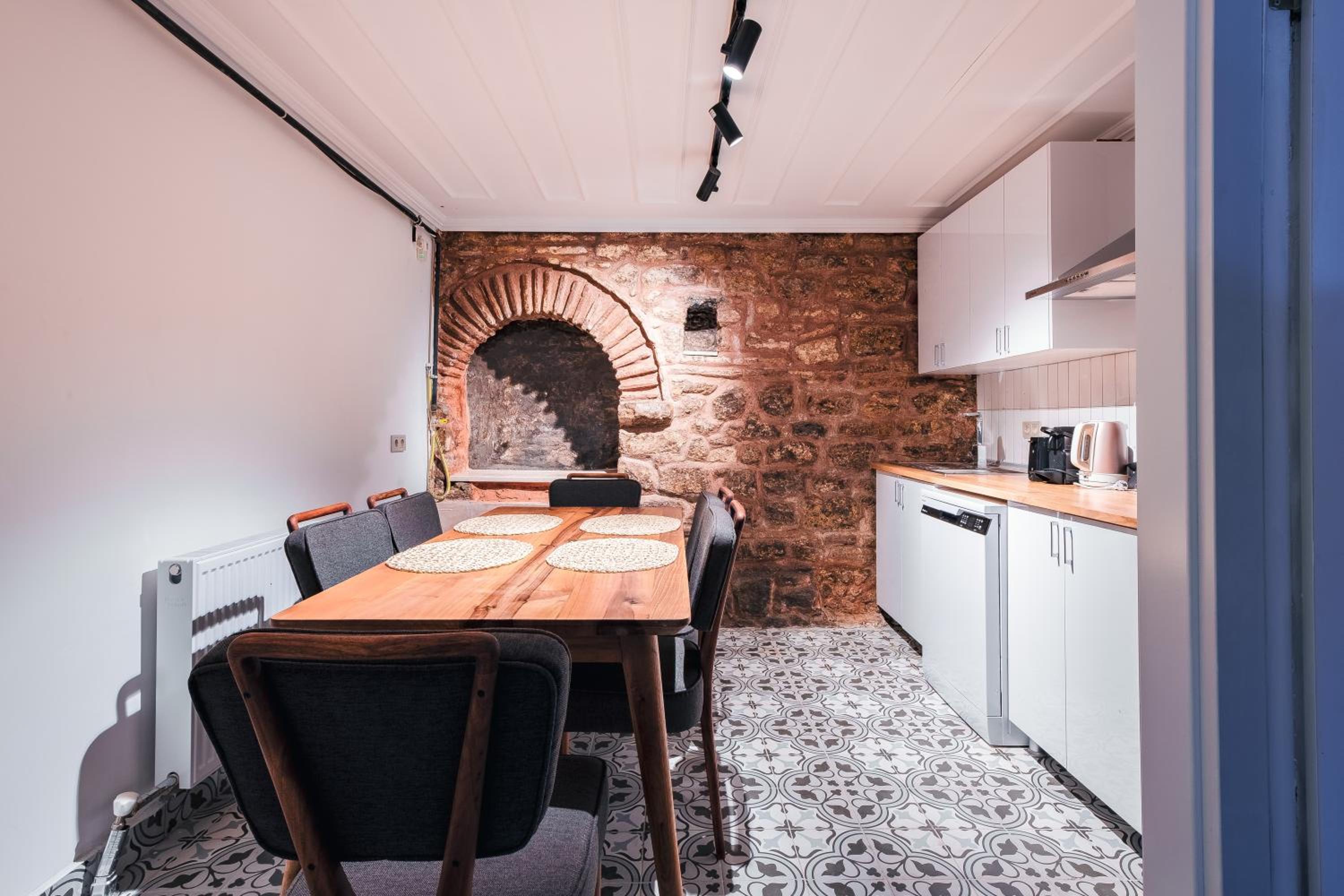 Homie Suites - Quadruplex Townhouse in Historical Peninsula