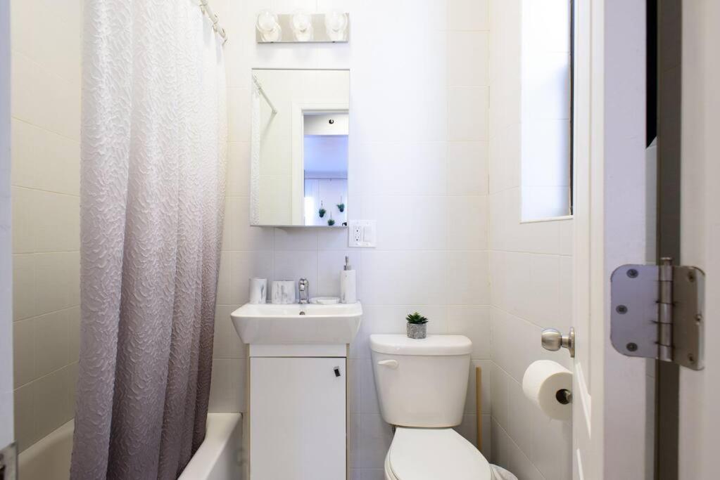 83-3W UES Central Park Newly Furnished XL Studio