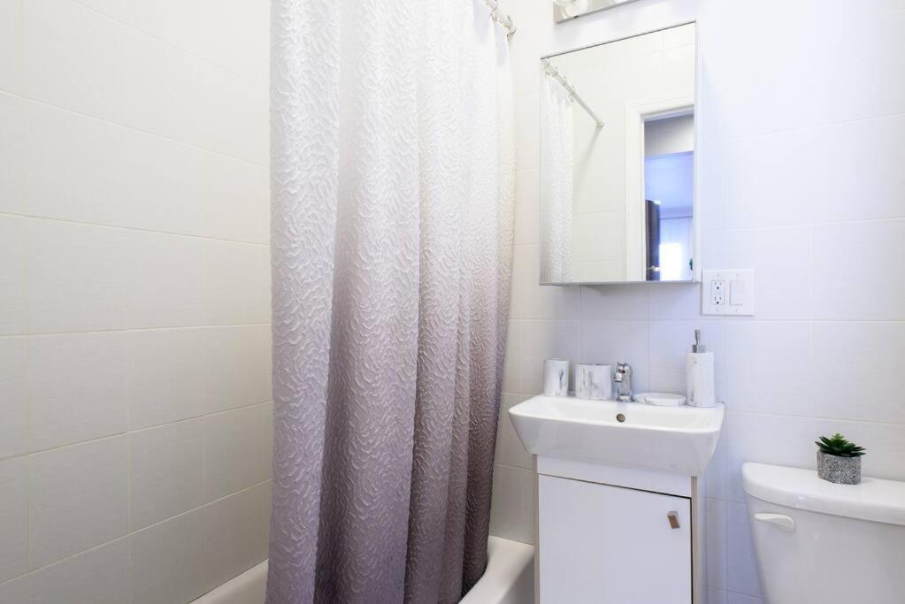 83-3W UES Central Park Newly Furnished XL Studio