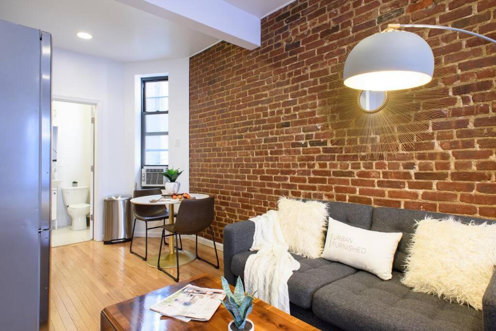 83-3W UES Central Park Newly Furnished XL Studio