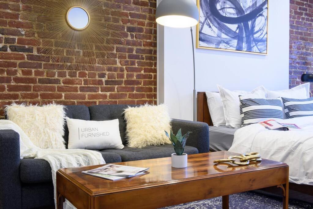 83-3W UES Central Park Newly Furnished XL Studio