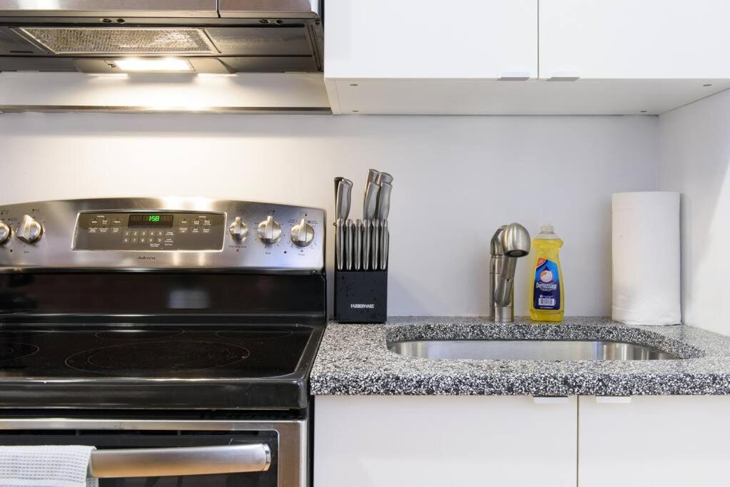 83-3W UES Central Park Newly Furnished XL Studio
