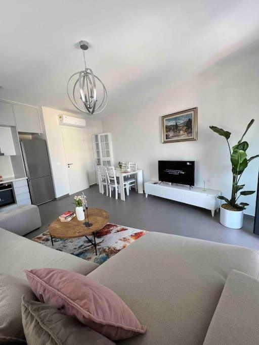 Mozart House - Spacious Luxury Apartment - Heart of the City