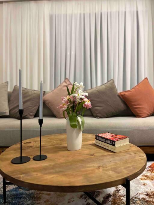 Mozart House - Spacious Luxury Apartment - Heart of the City