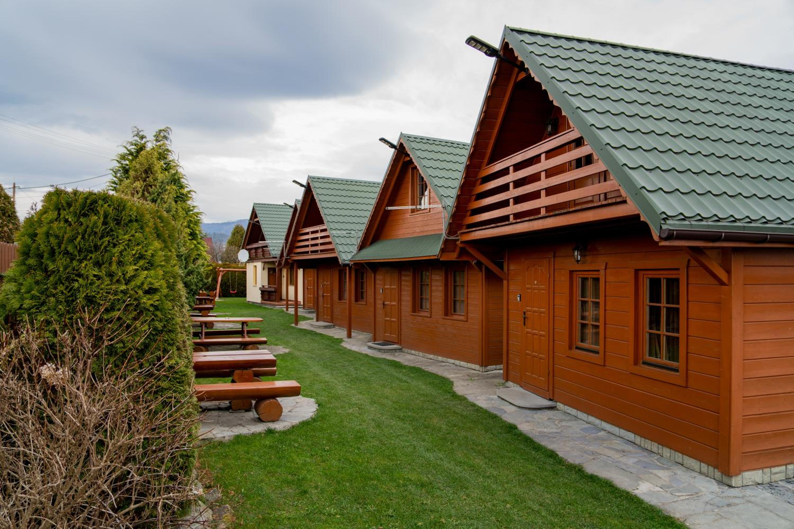 Domki nad jeziorem-Wodnik