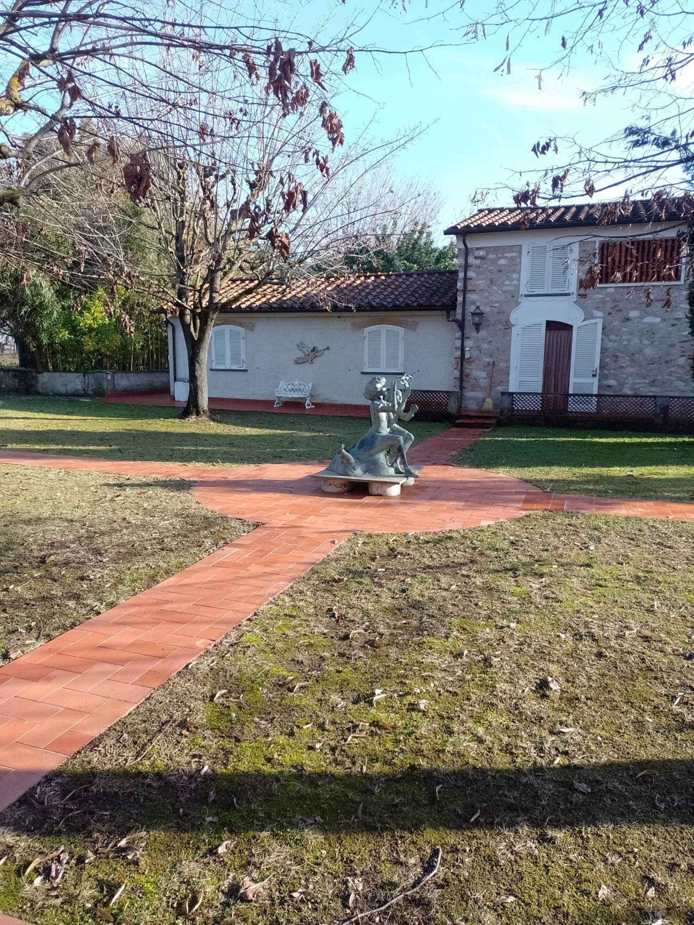 Photo 35