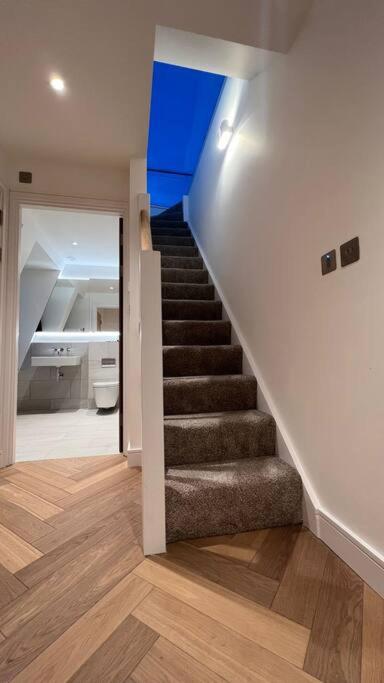 Panoramic Perfection Marble Arch 2BR Penthouse 74