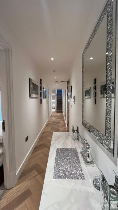 Panoramic Perfection Marble Arch 2BR Penthouse 74