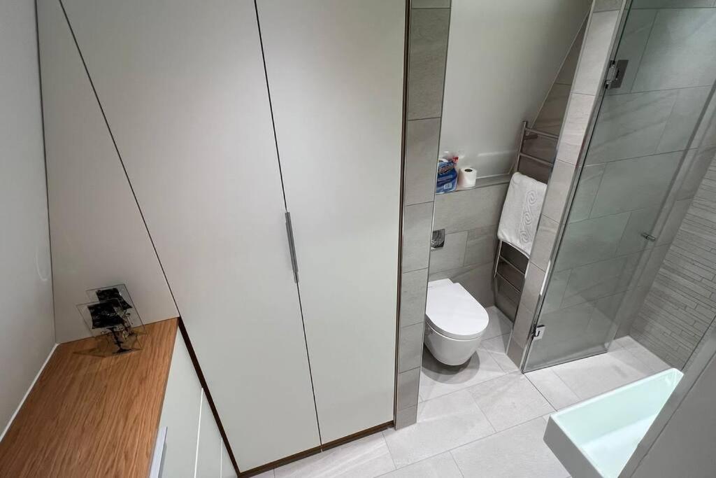 Panoramic Perfection Marble Arch 2BR Penthouse 74