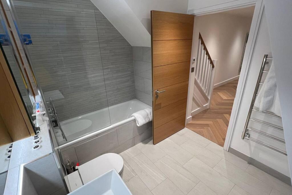 Panoramic Perfection Marble Arch 2BR Penthouse 74