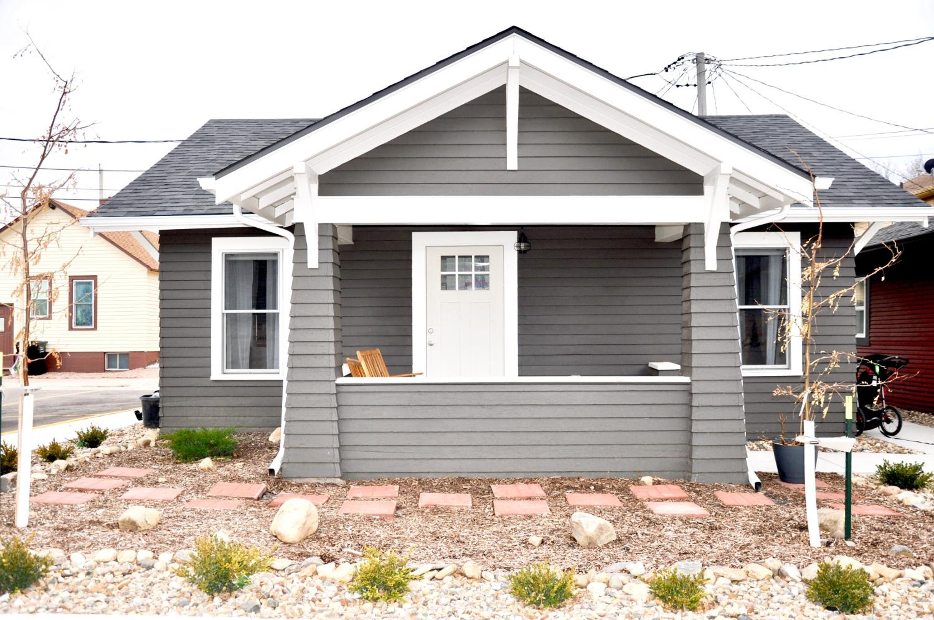 Hotel Modern Luxury Bungalow steps from DT Activities - Image 1