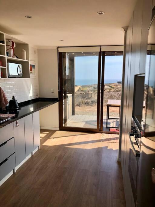 Moderna Casa con vista al mar