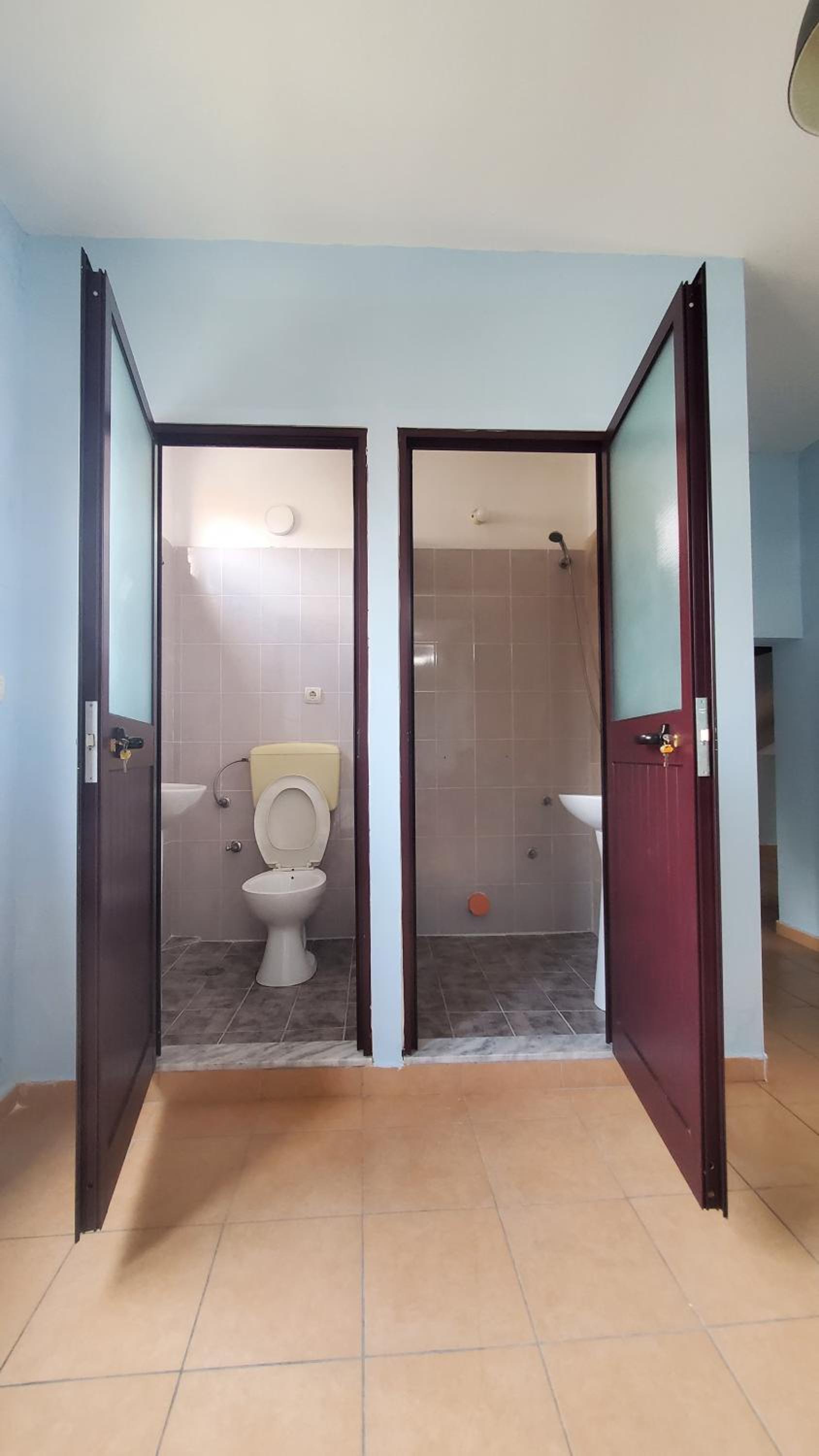 Traveler Hostel