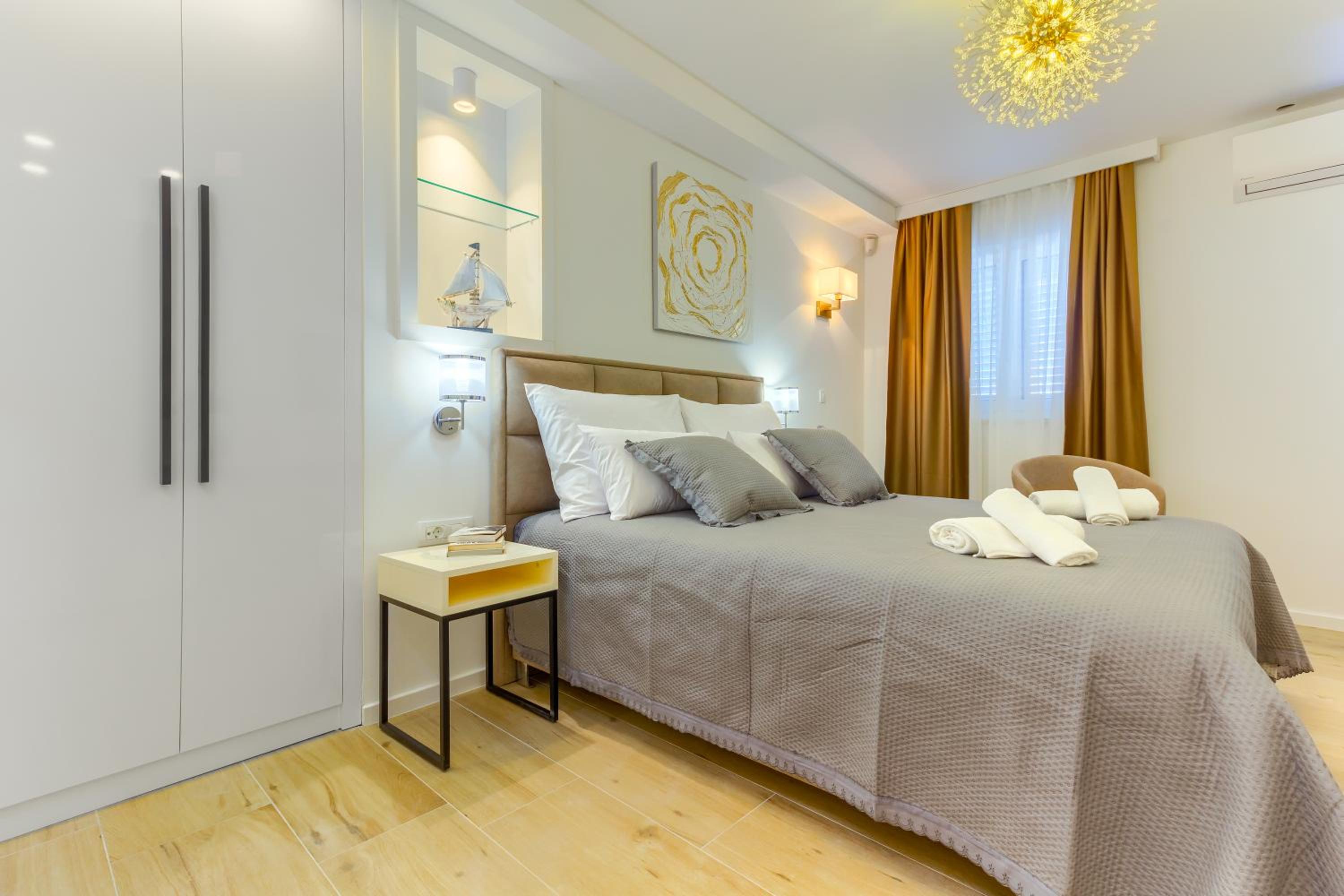 Irini Luxury Rooms photo 3