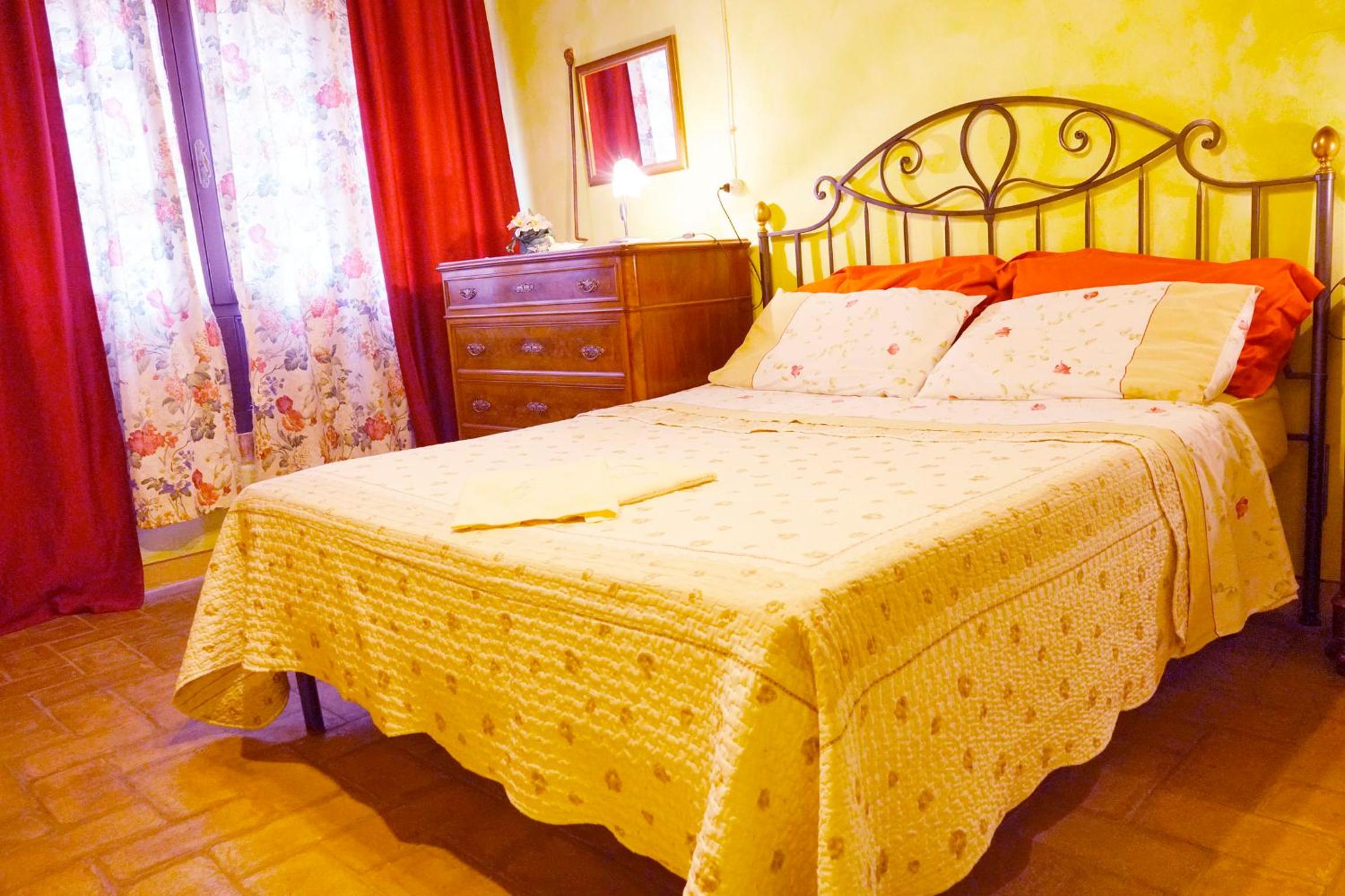 Antica Pietra holiday house with pool