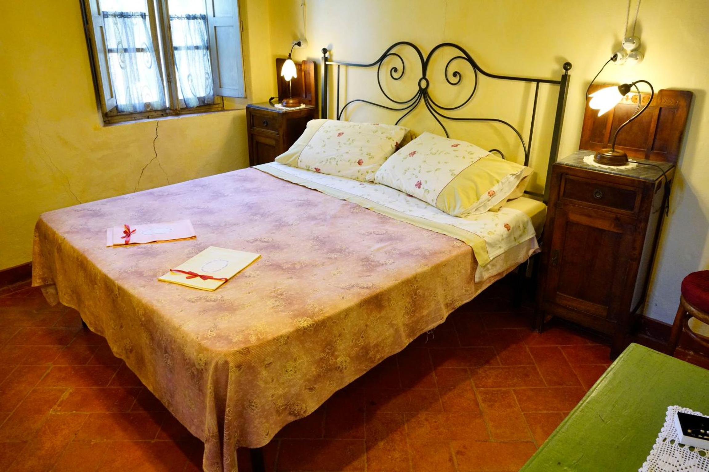 Antica Pietra holiday house with pool