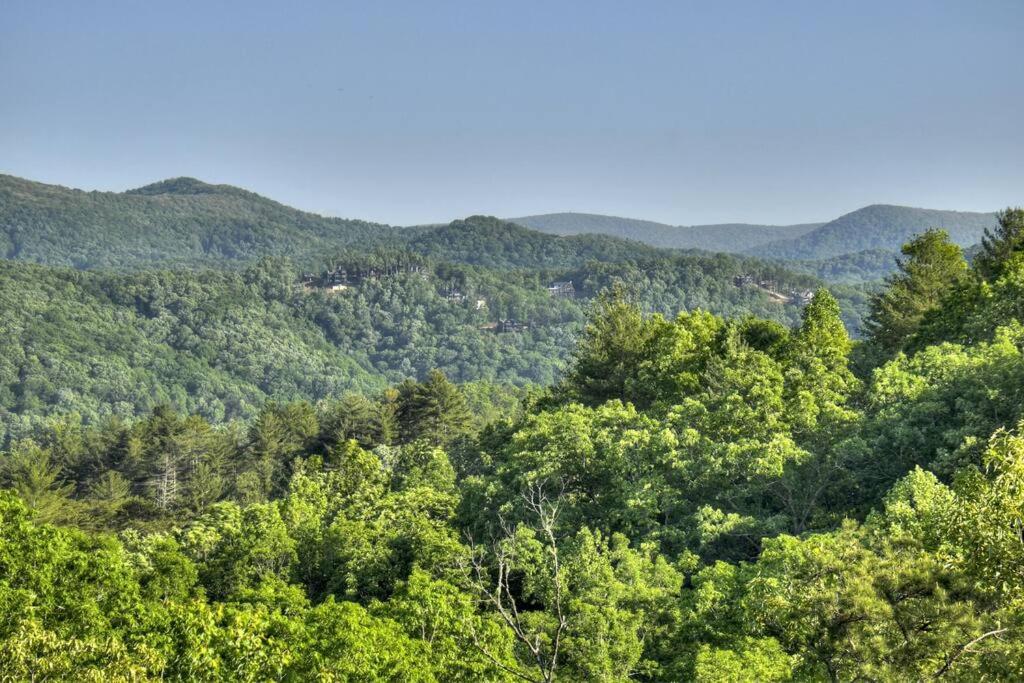 Seven's Heaven w Stunning 5 Star View & Hot Tub view 5