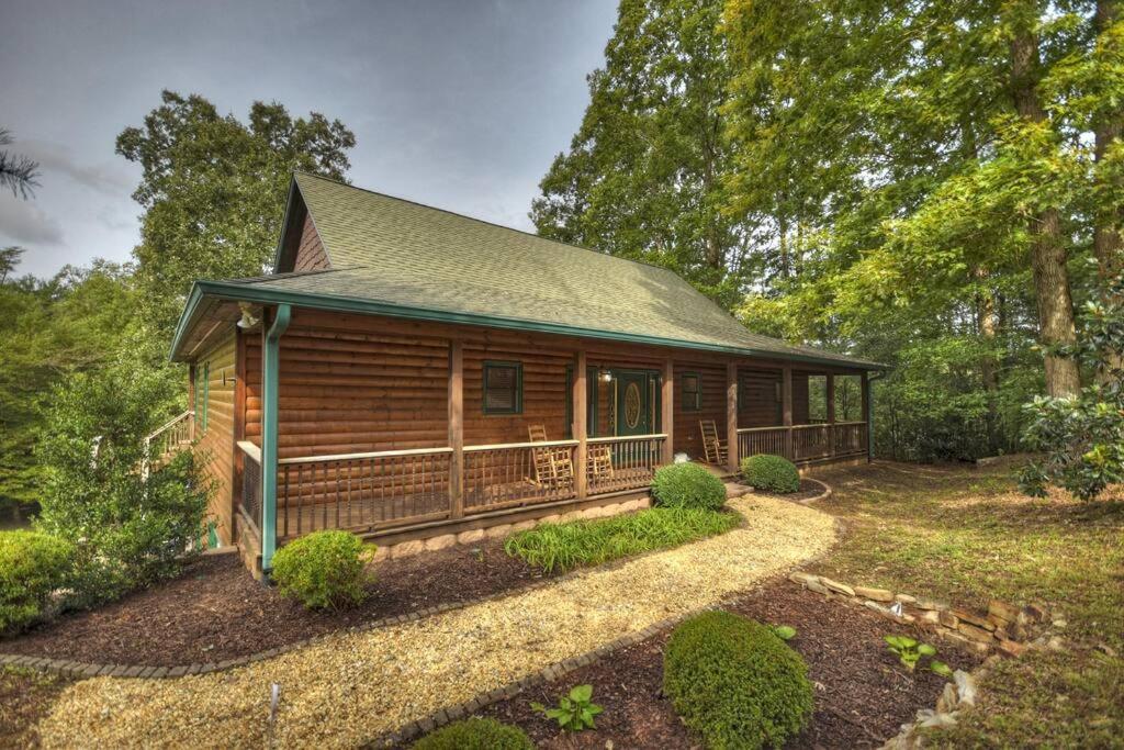 Family Friendly Cabin On A Creek With Large Yard view 2