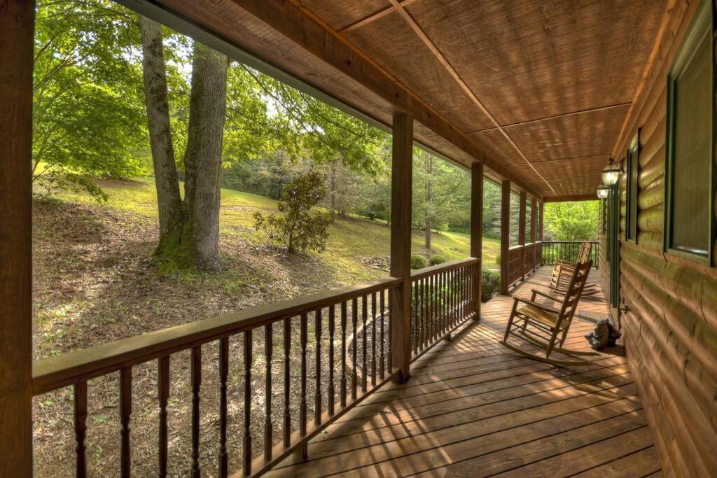 Family Friendly Cabin On A Creek With Large Yard view 3