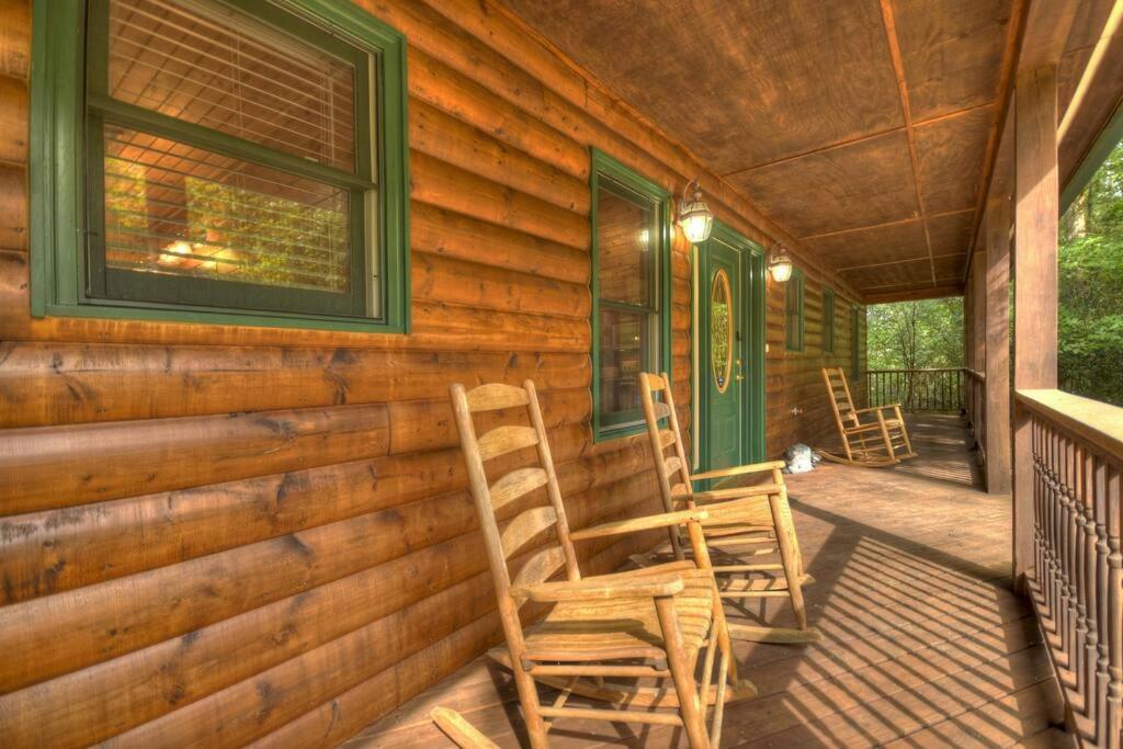 Family Friendly Cabin On A Creek With Large Yard view 5