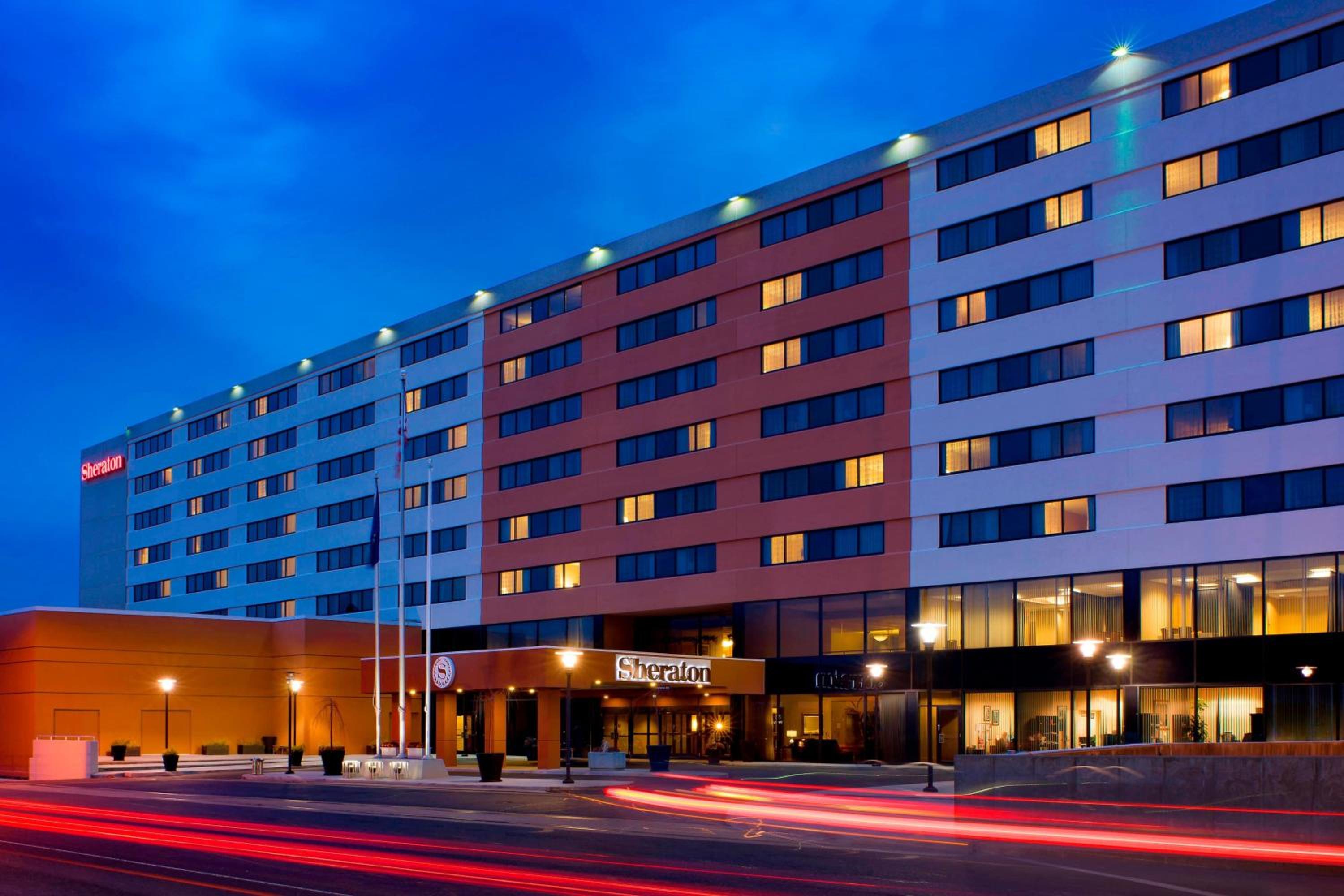 Hotel Sheraton Hartford Hotel at Bradley Airport - Image 1