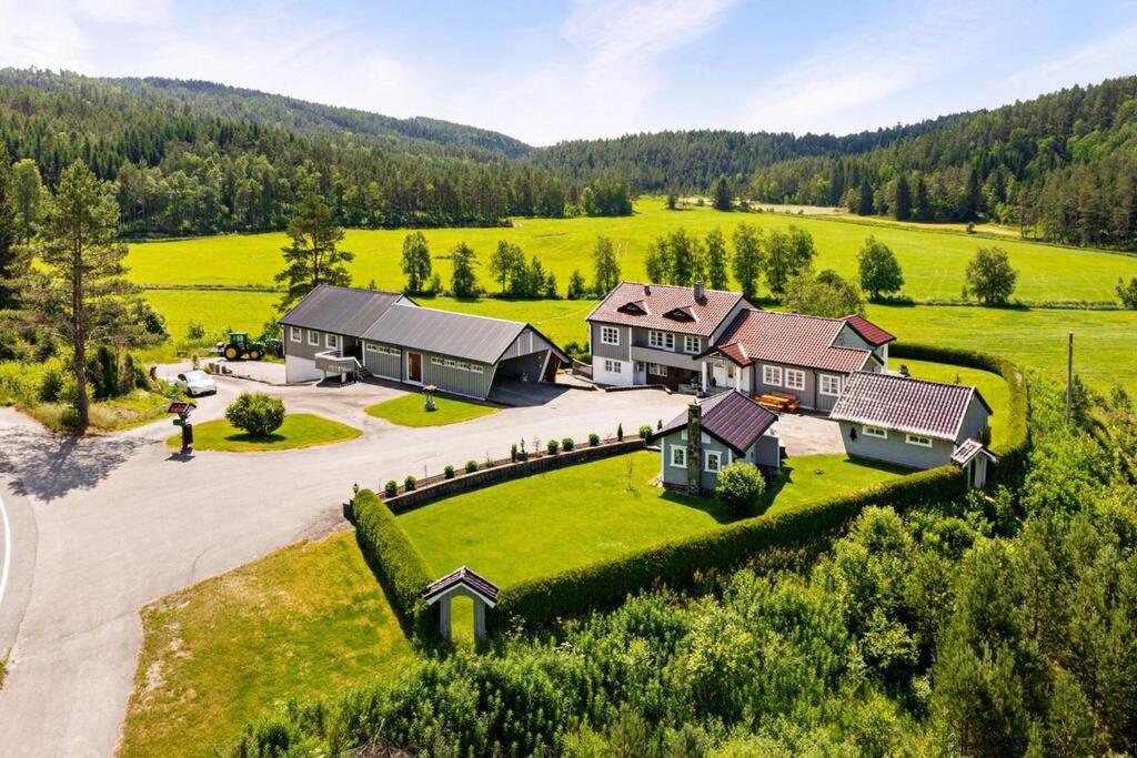 Huset Alcamaro - A Place to Work & Breathe