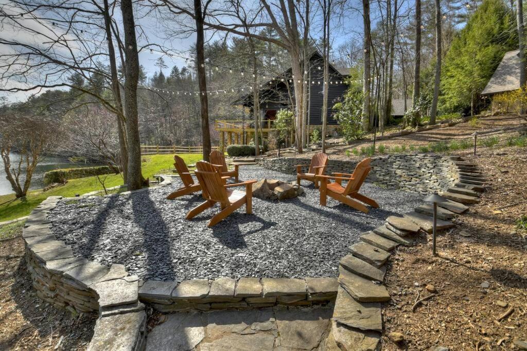 Gorgeous Swimming Bear Lodge on Allen Lake view 3