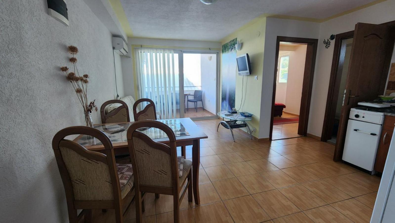 apartments Maca