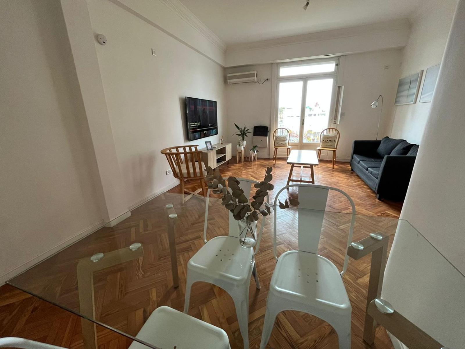 LUMINOSO Y CÓMODO 2 BDR EN COLEGIALES 5PAX