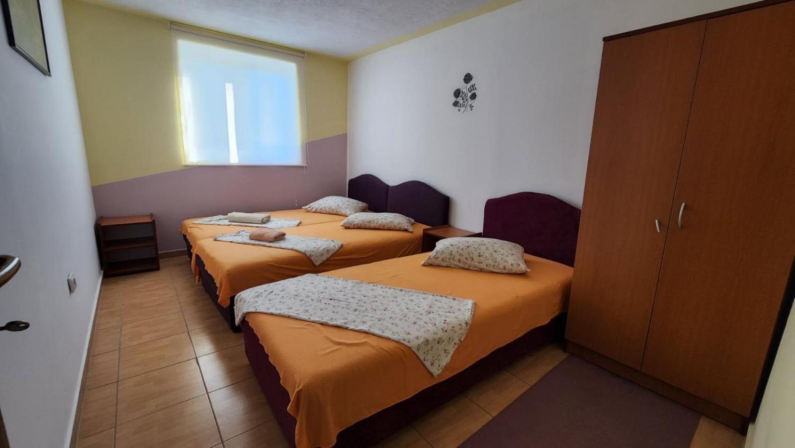 apartments Maca