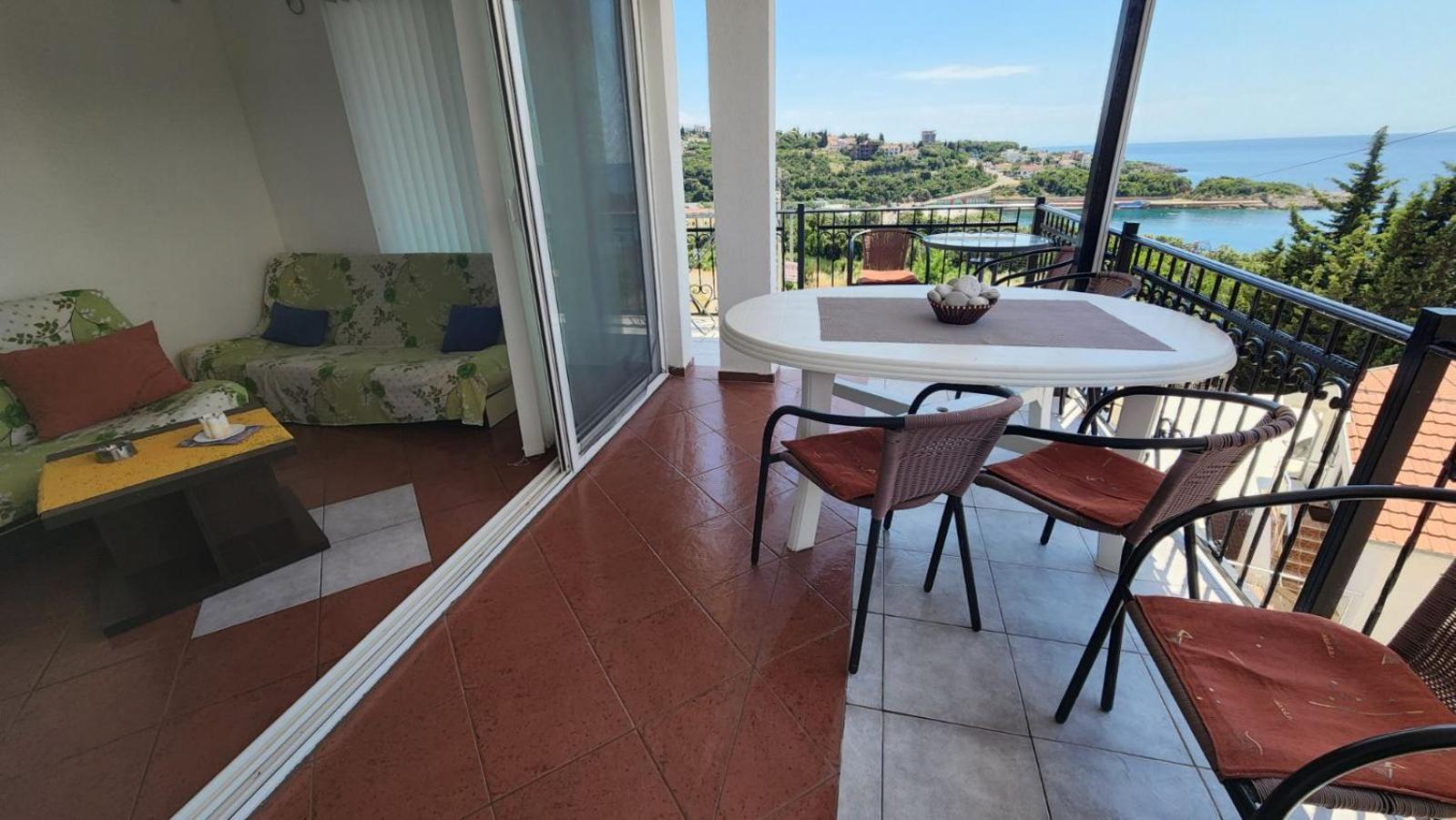 apartments Maca