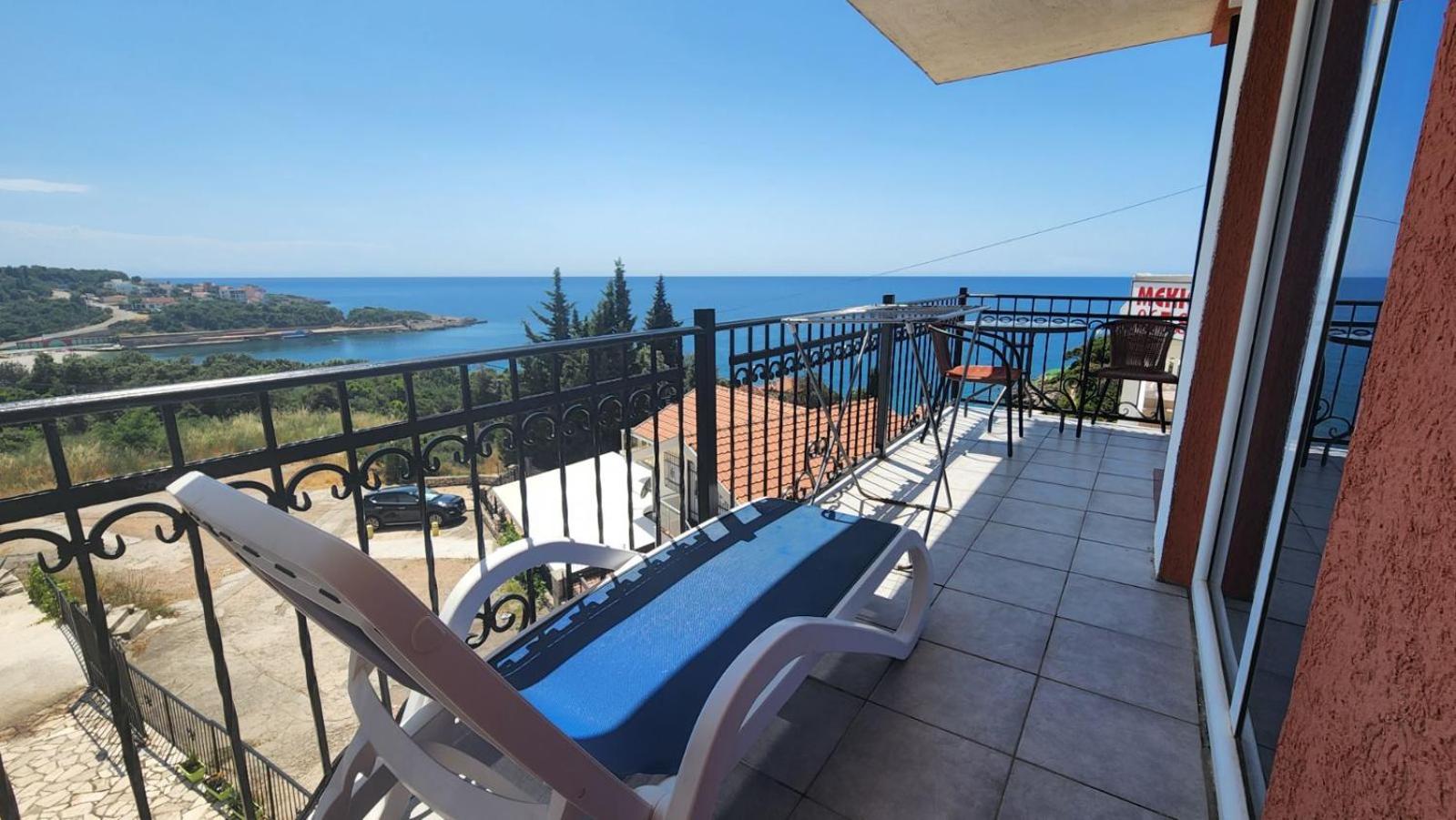 apartments Maca