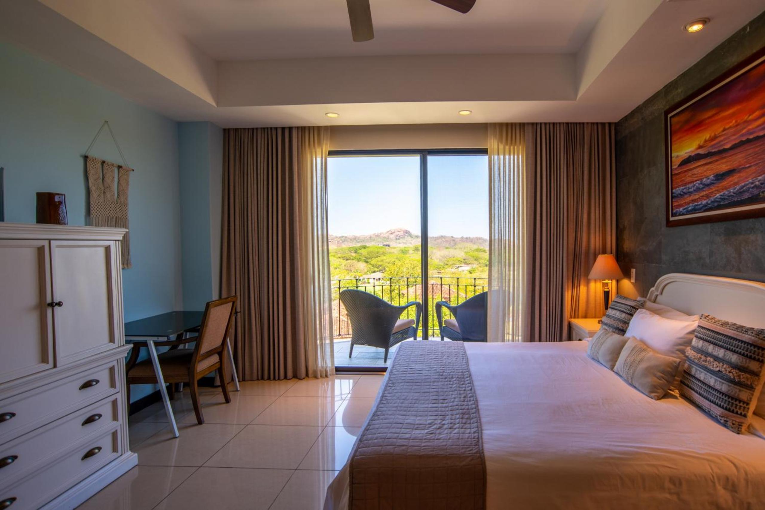 Adults Only 4BR Penthouse w Partial Ocean View, Carao Reserva Conchal